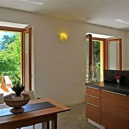 Appartamento Sleeps 4 *