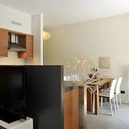 公寓 Sleeps 4 莱诺